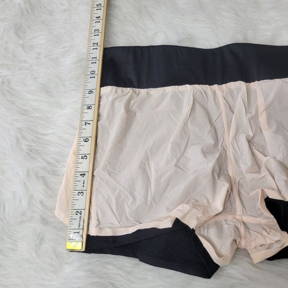 Fabletics Layered Athleisure Compression Shorts Women's Medium - Picture 7 of 9
